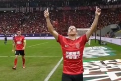 上海申花武汉三镇比赛主裁漏判特谢拉红牌，足协介入调查