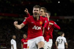 3-2！神锋2分钟传射创纪录队长92分钟绝杀11.2亿豪门欧冠开门红